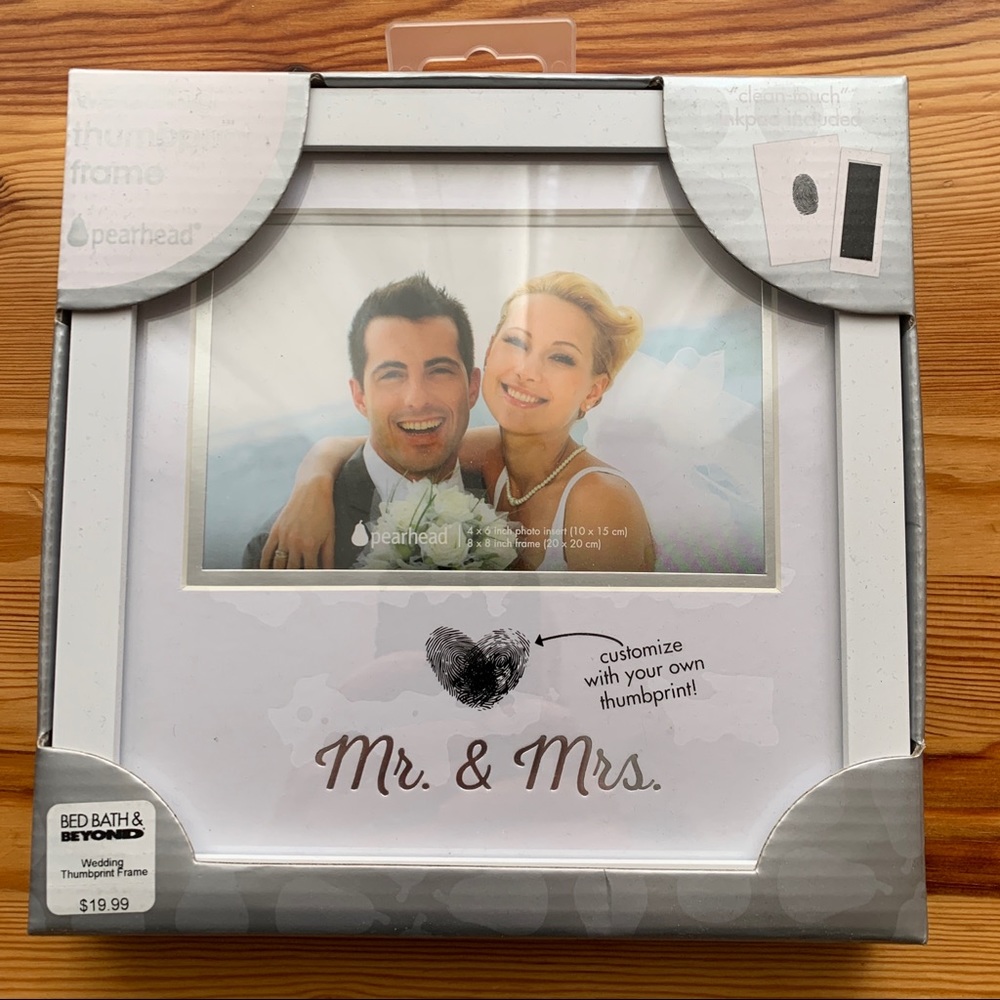 4/$20 Bed Bath & Beyond Wedding Thumbprint Frame